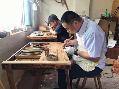 匠心筑夢(mèng)，示范引領(lǐng)——萬少君工藝美術(shù)品設(shè)計(jì)工作室工匠示范基地與收藏品鑒定評(píng)估服務(wù)